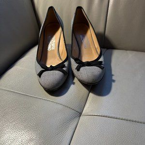 GENTLY-USED FERRAGAMO PUMP - 10B